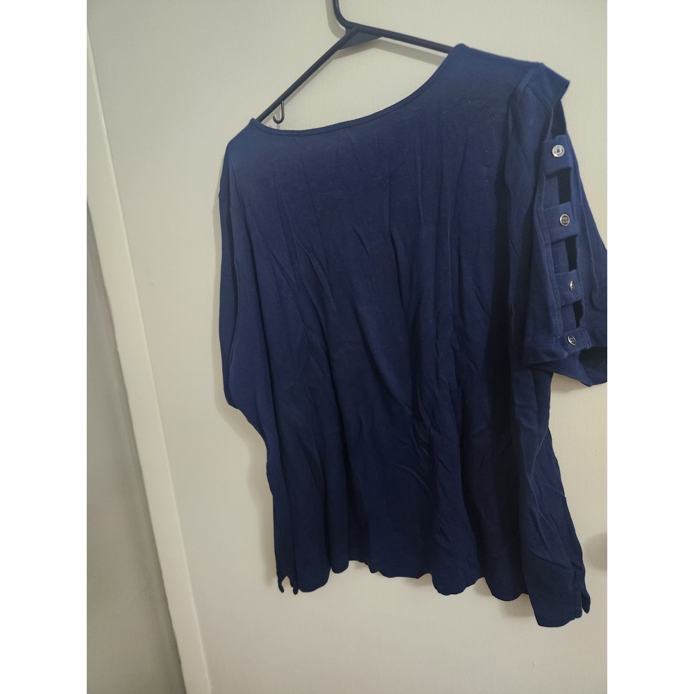 Kim Rogers Curvy Navy Blue Button Cutout Sleeve Knit Top 2X - Picture 4 of 5
